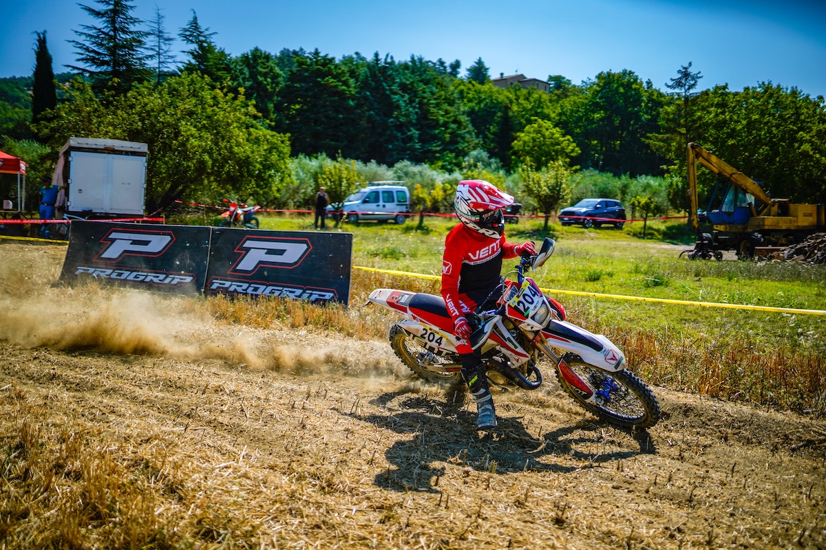🏆 VENT 50 e Mattia Cagnoni: Campioni d’Italia Mini Enduro 50cc